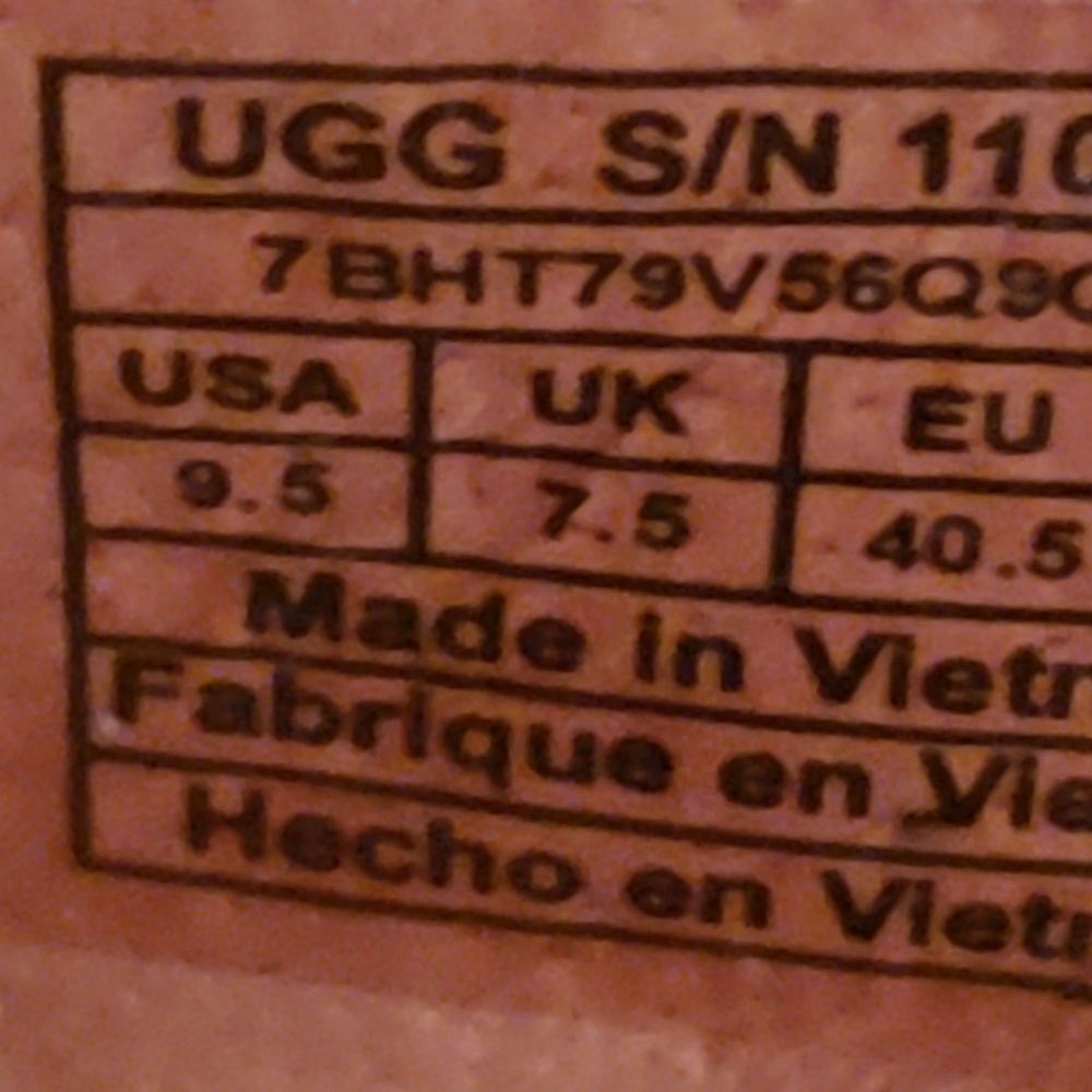 Women's Uggs Sandles - Picture 4 of 9